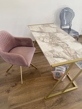 Studio Westwing- Libreria e Scrivania effetto marmo