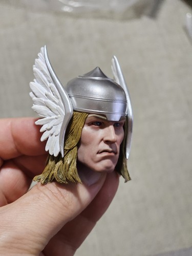 Scultura testa esclusiva stile