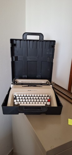 Macchina scrivere vintage - da,