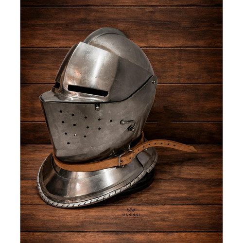 Elmetto chiudibile medievale