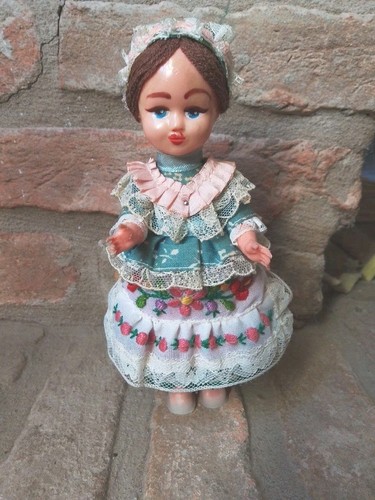 Bambola souvenir ungheria - souvenir,