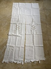 Coppia Di Tende A Vetro In Lino E Cotone Con Fiori Ricamati In Taglio (10)