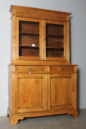 Antica credenza doppio corpo