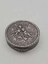 Antica scatola rotonda in