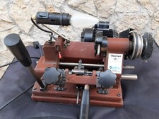 Macchina Duplicatrice Chiavi Piatte Universali Marca TAURUS B bay Bollini 