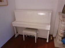 Pianoforte verticale Feurich bianco usato in ottime condizioni