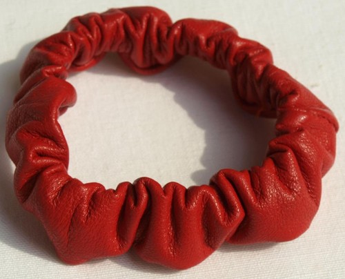 Pelle elastico capelli - pelle,