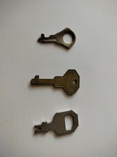 Vecchie piccole chiavi - piccole, per