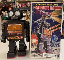 VINTAGE LATTA PLASTICA GIOCATTOLO ROBOT COMBATTIMENTO SPAZIALE SH HORIKAWA JAPAN anni 70 in scatola