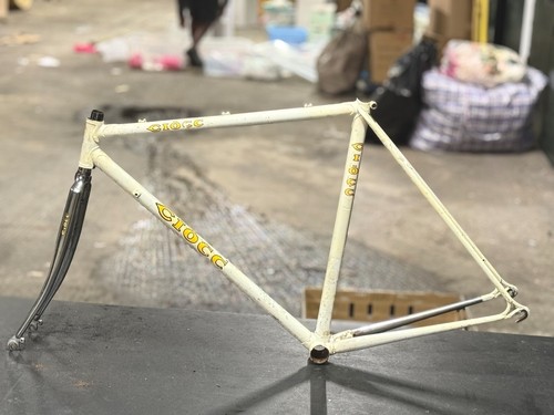 Cornice strada vintage