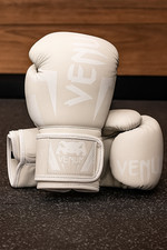 Guantoni da boxe Venum Elite 14 oz bianco/bianco sporco - scatola Guantes