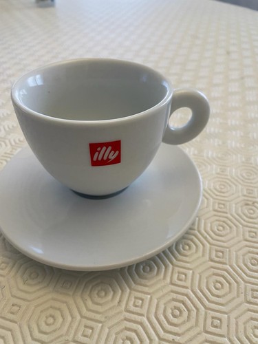 Tazze cappuccino con - tazze,