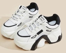 Scarpe per donna con zeppa