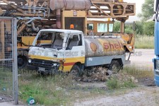 Foto camion Nissan Cabstar camion cisterna Grecia bianco shell #l9jn