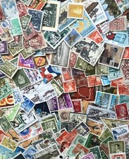 lotto di DIECIMILA 10000 10.000 francobolli mondiali a peso 555 grammi mondo