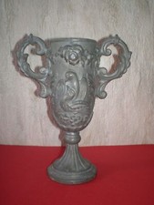 Vecchia replica di metallo