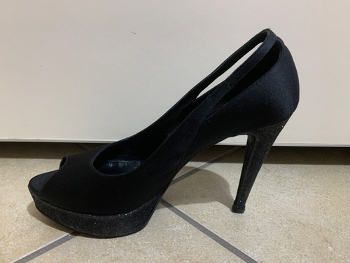Scarpe tacchi nere eleganti