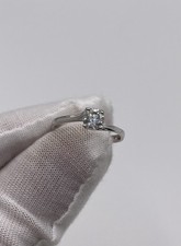 Anello Solitario con Diamante