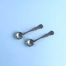 Coppia di antichi cucchiaini