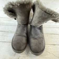 UGG Australia Bailey Button