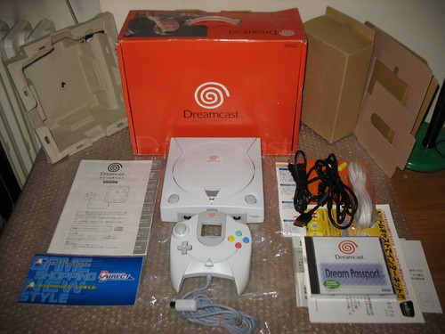 Boxed sega dreamcast - sega, type