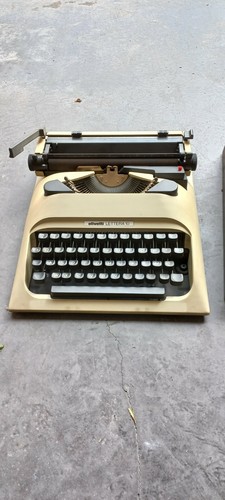 Macchina scrivere olivetti - da,
