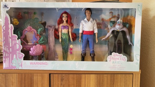 Disney store arielle set - disney,