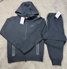 NIKE TECH FLEECE SET 🖤