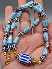 Collana di perle in vetro
