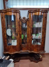 vetrina anni 20 in radica di noce, ante in cristallo, condizioni buonissime