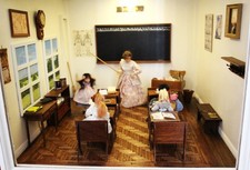 Casa delle Bambole Scuola