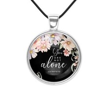 Collana con ciondolo in corda