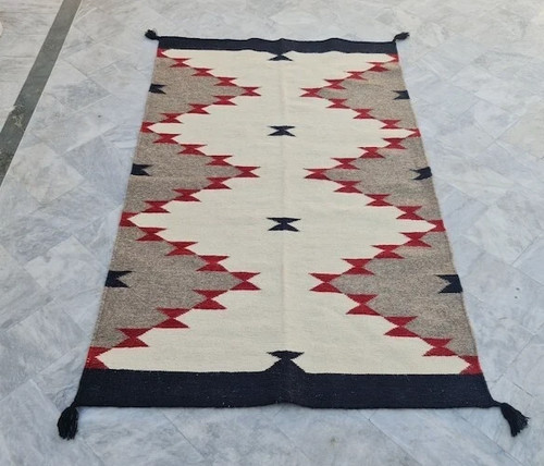 Antico tappeto a due - 4', 6'