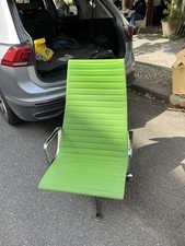 Vitra Eames Aluminium Chair EA