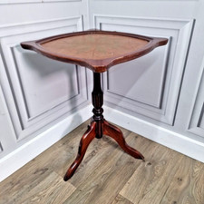 Antico tavolino da vino