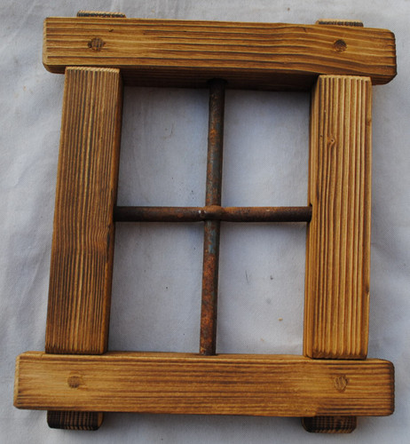 Finestra legno con grata - finestra,
