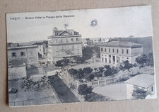 cartolina - ANZIO, ROMA - Grand Hotel e Piazza della Stazione - leggi dentro