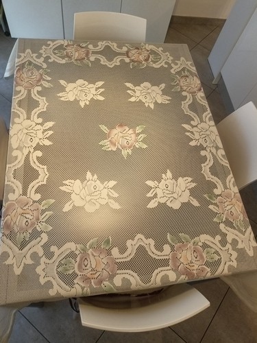 Tovaglia pizzo con - tovaglia, rose