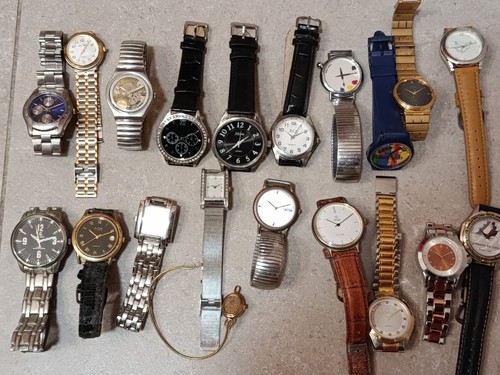 Lot montres quartz dont - lot,
