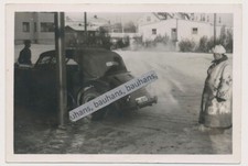 Foto Wehrmacht ufficiale auto con cappotto di pelliccia presso Leopoli 1944 WW2 (6803a)