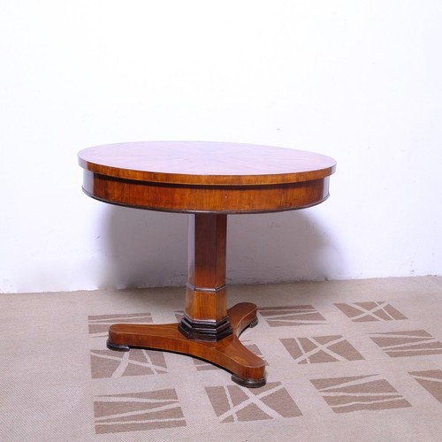 Antico tavolino rotondo stile