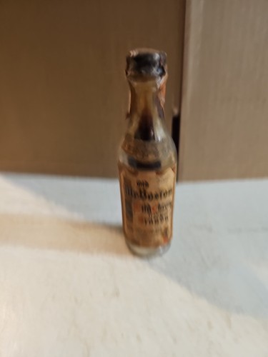 Vecchia bottiglia liquore - vecchia,