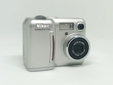 Nikon Coolpix E775 argento 2
