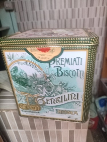 Scatola latta biscotti - in,