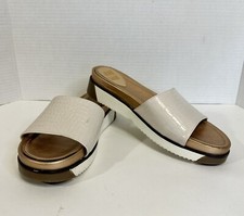 Jane And The Shoe Hannah