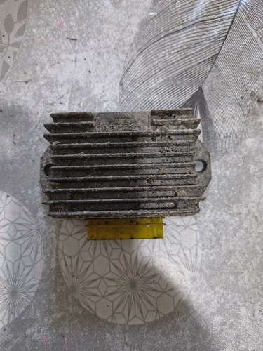 Regolatore tensione piaggio - tensione,