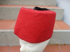VECCHIO FEZ ROSSO CON FIOCCO NERO COPRICAPO MAROCCO  ANNI '60