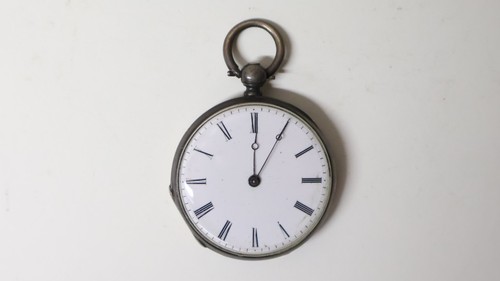 Anciennes deux montres - anciennes,