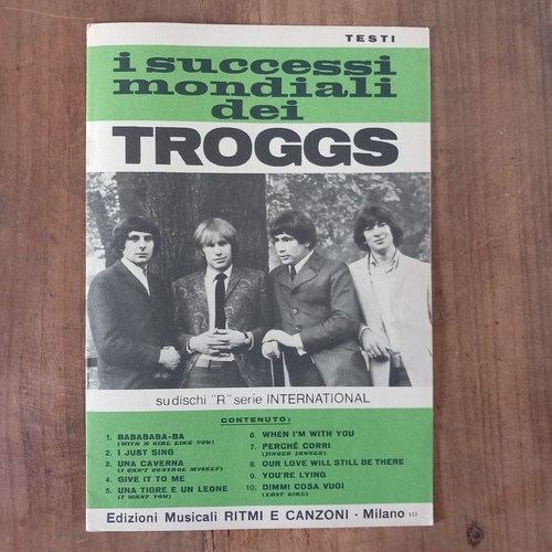 Vecchio libro testi - vecchio, no