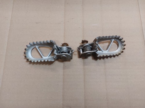 Paire cale pied pilote - paire, origine